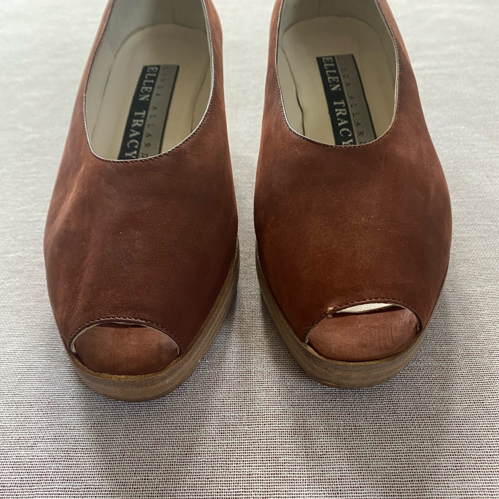 Ellen Tracy vintage burnt orange shoes. - Picture 6 of 9